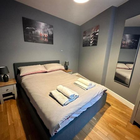 Fantastic And Modern City Centre Flat With Free Parking! Cardiff Exterior foto